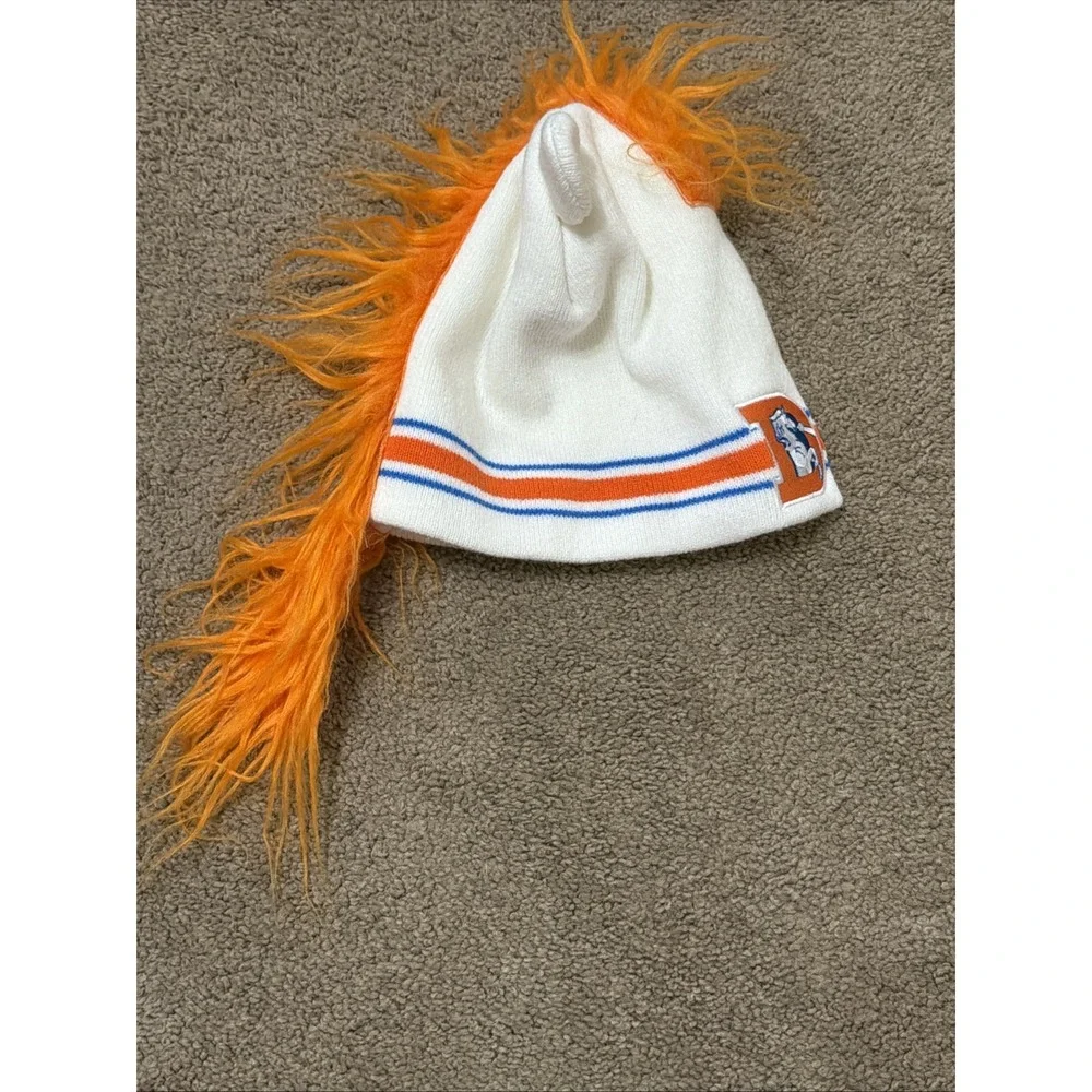 NFL Licensed Denver Broncos Miles Beanie White w/Throwback D Logo Football Fan